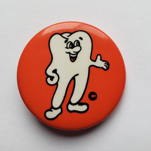 Happy Molar Tooth Pinback Pin Button - Picture 1 of 2